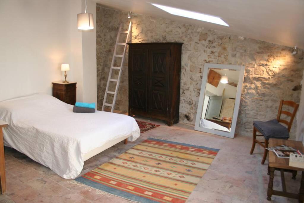 Character Filled House Overlooking The River Cesse Bize-Minervois Exterior photo